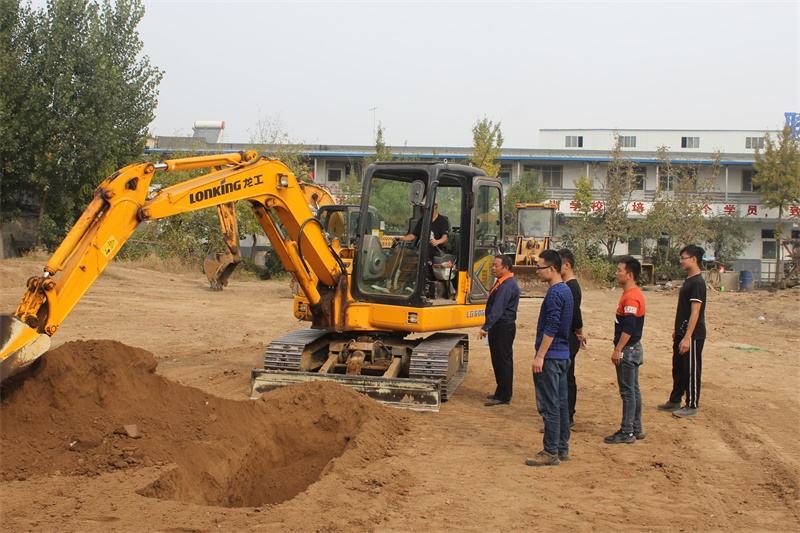 西华县挖掘机机构