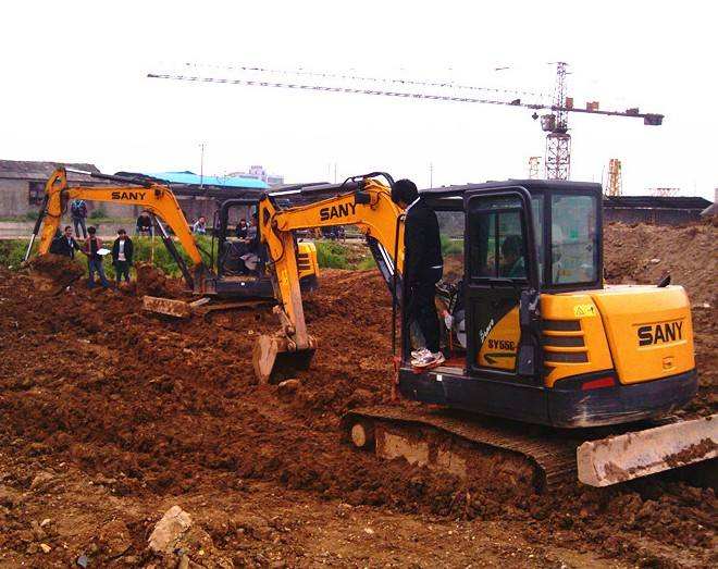 西华县挖掘机培训学校